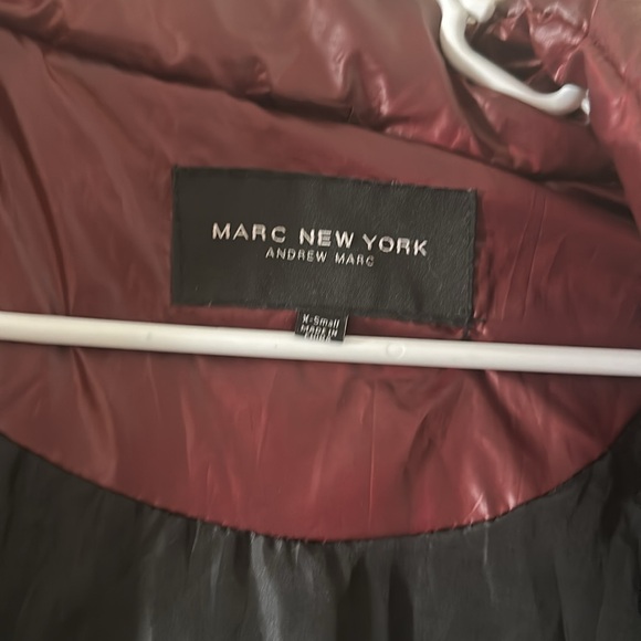 Brand new Andrew Marc NY women's winter coat, burgundy, size: S, very new. - Picture 4 of 7